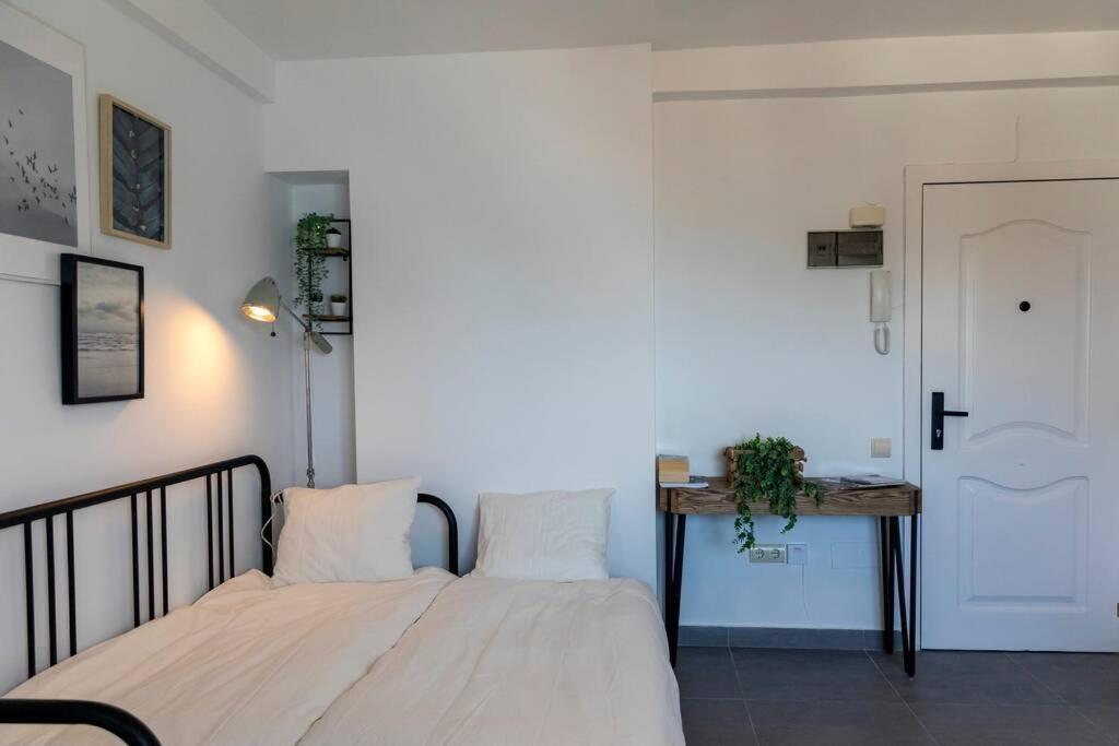 Sitio de Calahonda Beachfront Apartment Near Marbella מראה חיצוני תמונה